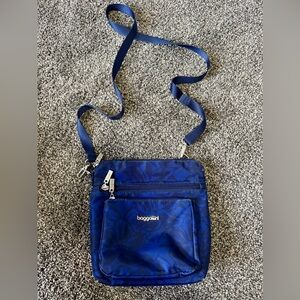Baggallini Blue Crossbody Bag Nightfall Floral